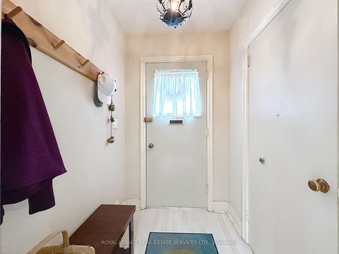 Photo 5 at 145 Parkview Avenue, Willowdale East, Toronto