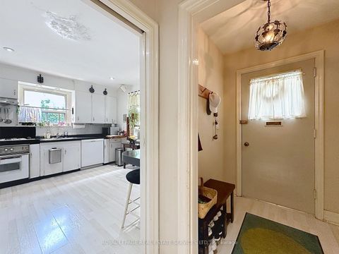 Photo 6 at 145 Parkview Avenue, Willowdale East, Toronto