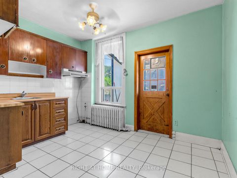 Photo 8 at 91 Borden Street, University, Toronto