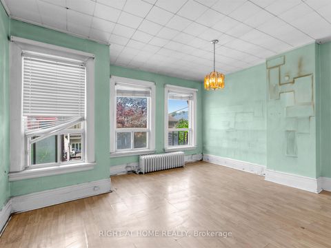 Photo 10 at 91 Borden Street, University, Toronto