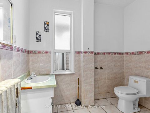 Photo 13 at 91 Borden Street, University, Toronto