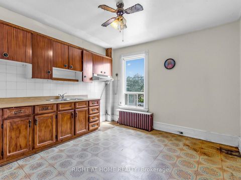 Photo 15 at 91 Borden Street, University, Toronto