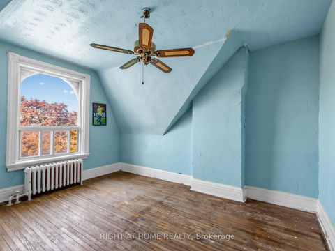 Photo 17 at 91 Borden Street, University, Toronto