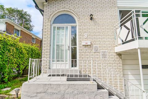Photo 1 at 8 Topaz Gate, Steeles, Toronto