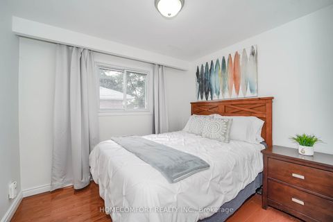 Photo 4 at 8 Topaz Gate, Steeles, Toronto