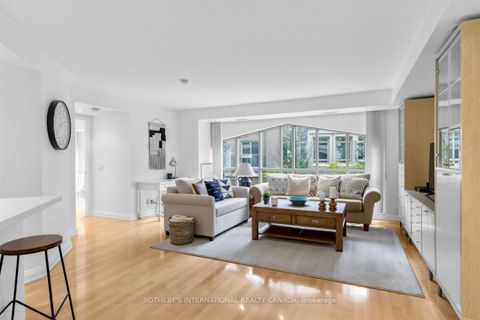 Photo 5 at 207 - 3 Mcalpine Street, Annex, Toronto