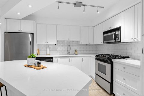 Photo 11 at 207 - 3 Mcalpine Street, Annex, Toronto