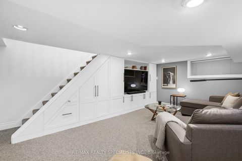 Photo 34 at 117 Alton Avenue, South Riverdale, Toronto