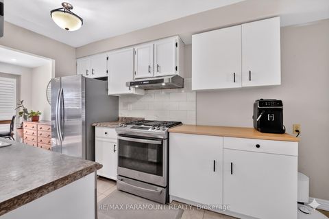 Photo 15 at 1011 - 2645 Kipling Avenue, Jamestown, Toronto