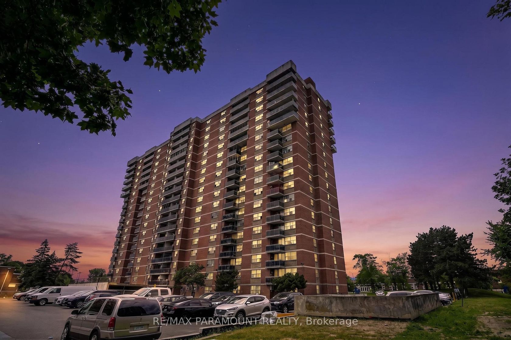 1011 - 2645 Kipling Avenue, Jamestown, Toronto 