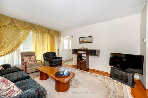 Photo 4 at 115 Topcliff Avenue, Jane Heights, Toronto