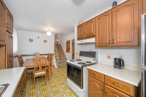 Photo 7 at 115 Topcliff Avenue, Jane Heights, Toronto