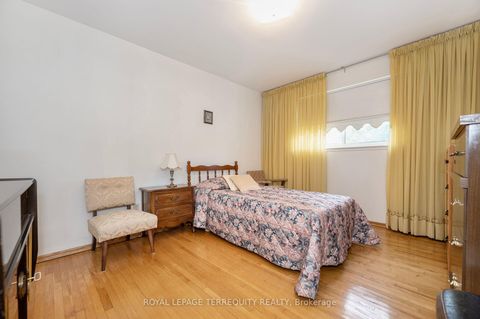 Photo 13 at 115 Topcliff Avenue, Jane Heights, Toronto