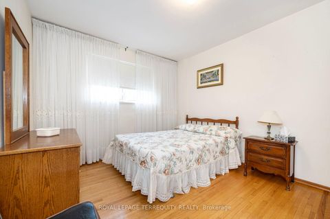 Photo 21 at 115 Topcliff Avenue, Jane Heights, Toronto