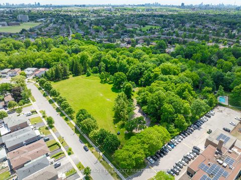 Photo 32 at 115 Topcliff Avenue, Jane Heights, Toronto