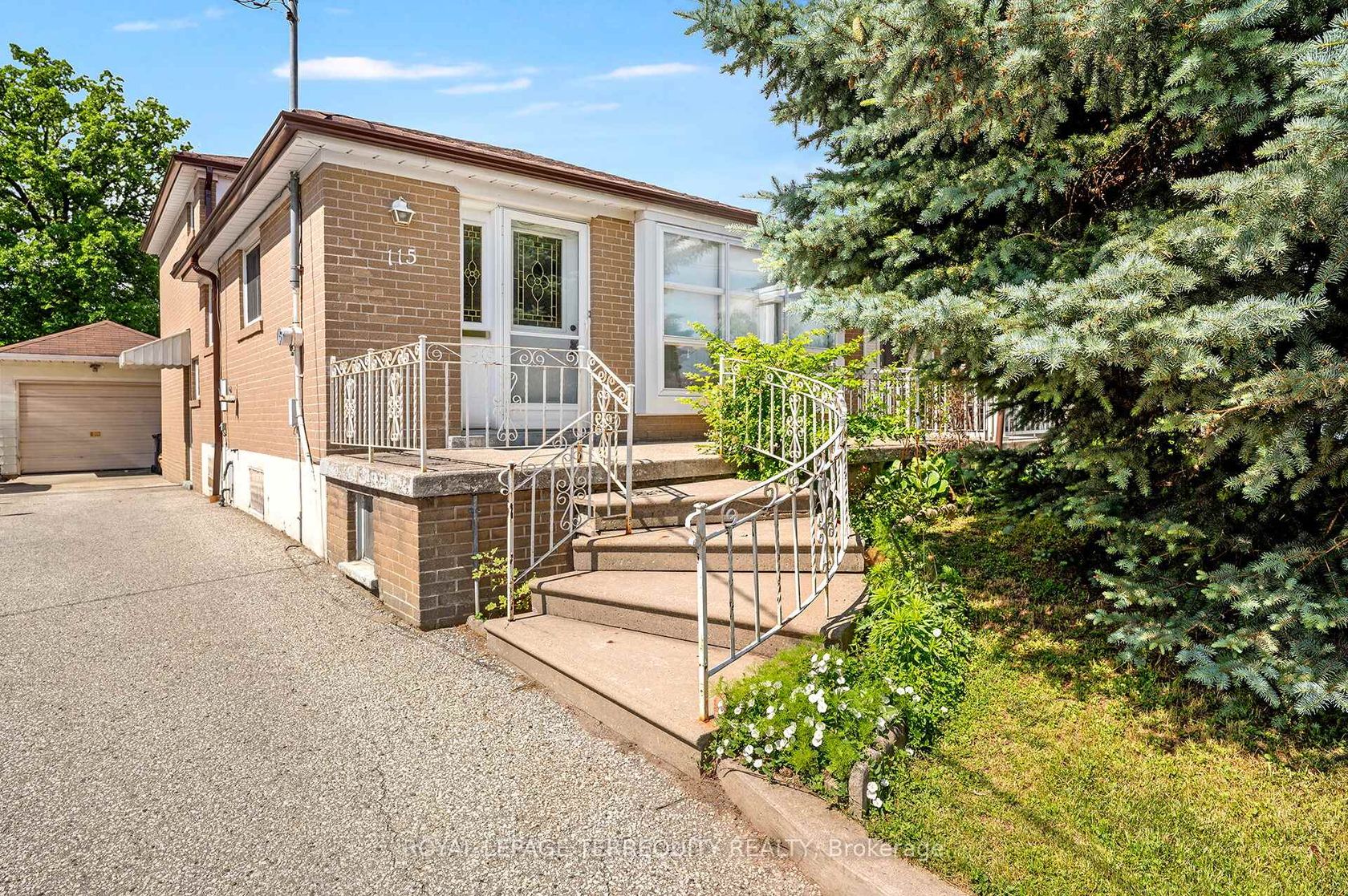 115 Topcliff Avenue, Jane Heights, Toronto 