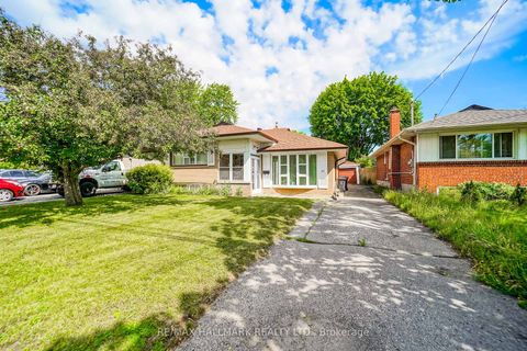 Photo 2 at 60 Vradenberg Drive, Sullivan, Toronto