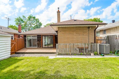 Photo 6 at 60 Vradenberg Drive, Sullivan, Toronto