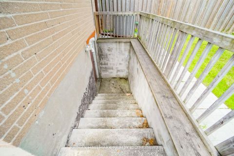 Photo 10 at 60 Vradenberg Drive, Sullivan, Toronto