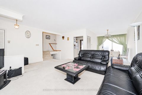 Photo 14 at 60 Vradenberg Drive, Sullivan, Toronto