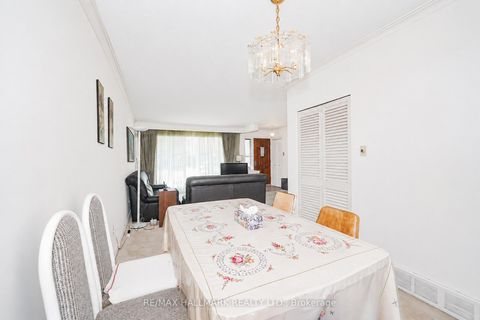 Photo 17 at 60 Vradenberg Drive, Sullivan, Toronto