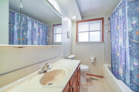 Photo 24 at 60 Vradenberg Drive, Sullivan, Toronto
