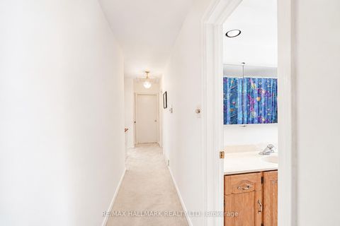 Photo 27 at 60 Vradenberg Drive, Sullivan, Toronto