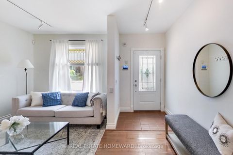 Photo 3 at 138 Lee Avenue, The Beaches, Toronto