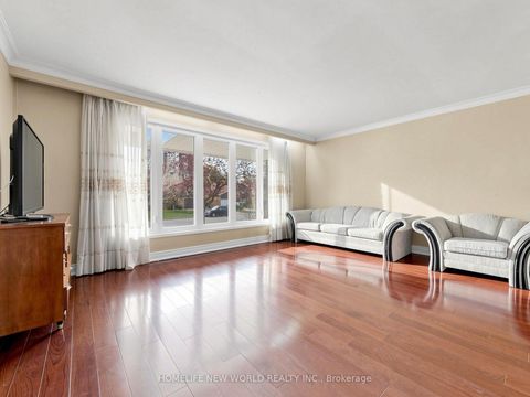Photo 5 at 19 Robingrove Road, Branson, Toronto