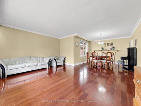 Photo 7 at 19 Robingrove Road, Branson, Toronto