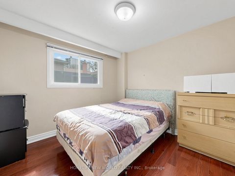 Photo 20 at 19 Robingrove Road, Branson, Toronto