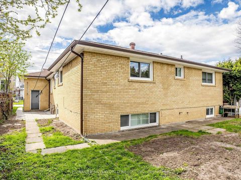 Photo 37 at 19 Robingrove Road, Branson, Toronto