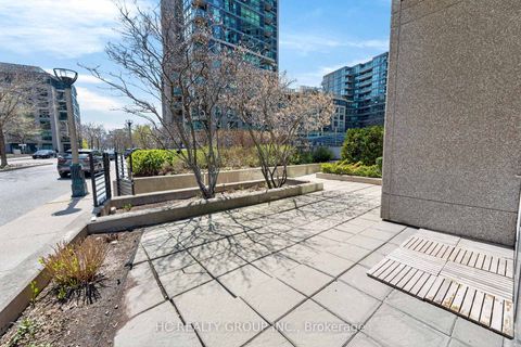 Photo 13 at 121 - 231 Fort York Boulevard, Niagara, Toronto