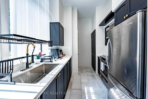 Photo 30 at 121 - 231 Fort York Boulevard, Niagara, Toronto