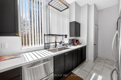 Photo 33 at 121 - 231 Fort York Boulevard, Niagara, Toronto