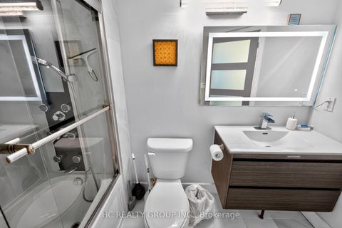 Photo 38 at 121 - 231 Fort York Boulevard, Niagara, Toronto