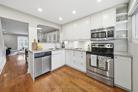 Photo 11 at 144B Roslin Avenue, Lawrence Park North, Toronto