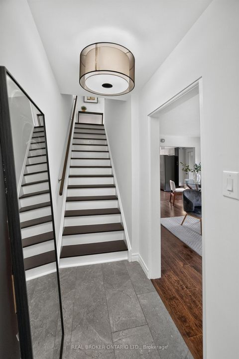 Photo 5 at 30 Willowmount Drive, Birchmount, Toronto