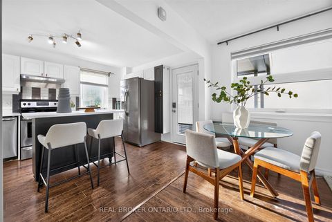 Photo 11 at 30 Willowmount Drive, Birchmount, Toronto