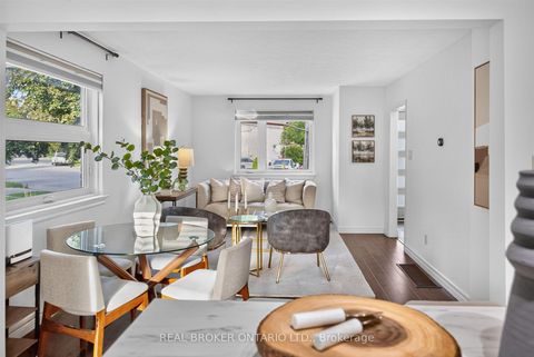 Photo 18 at 30 Willowmount Drive, Birchmount, Toronto