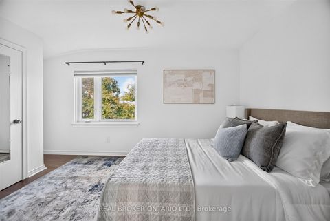 Photo 21 at 30 Willowmount Drive, Birchmount, Toronto