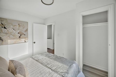 Photo 27 at 30 Willowmount Drive, Birchmount, Toronto
