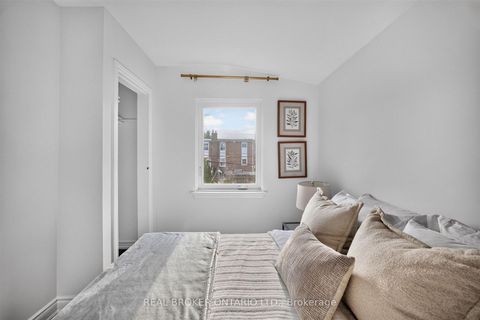 Photo 28 at 30 Willowmount Drive, Birchmount, Toronto