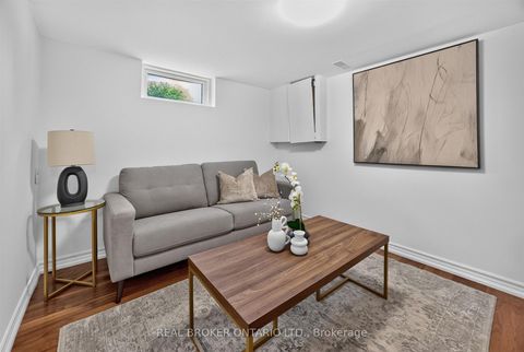 Photo 33 at 30 Willowmount Drive, Birchmount, Toronto