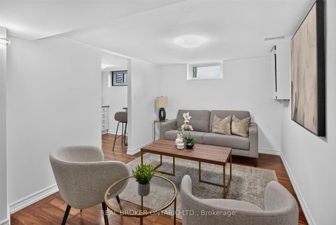 Photo 34 at 30 Willowmount Drive, Birchmount, Toronto