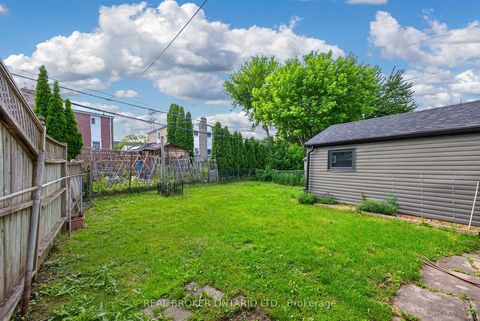 Photo 37 at 30 Willowmount Drive, Birchmount, Toronto