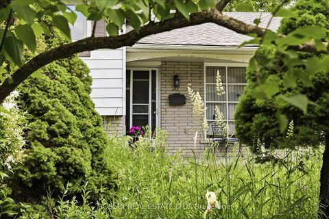 Photo 2 at 16 Steel Street, Grove East, Barrie