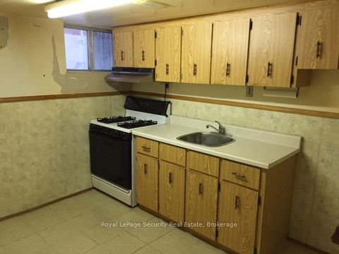 Photo 4 at 464 Euclid Avenue, Little Italy, Toronto