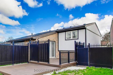 Photo 33 at 29 Pumfrey Crescent, Jamestown, Toronto