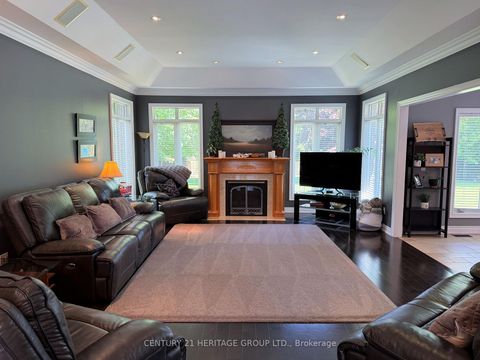 Photo 4 at 49 Shore Crescent, Historic Lakeshore Communities, Georgina